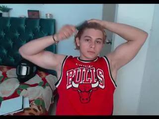 erick_lion from Flirt4Free is Freechat