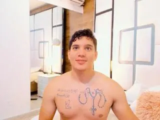 esteban_morenoo from Flirt4Free is Freechat