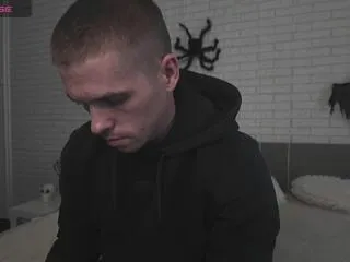 Garett_perez from Flirt4Free