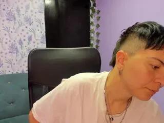 hanna_plu from Flirt4Free is Freechat