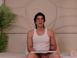 karim_ferrer from Flirt4Free is Freechat