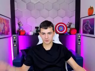 Larry_gothemy from Flirt4Free