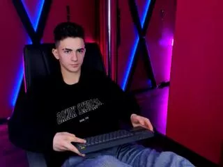 Larry_gothemy from Flirt4Free