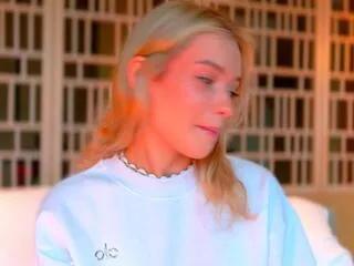 Lily_rooney from Flirt4Free