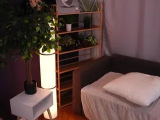 loreta_moede from Flirt4Free is Freechat