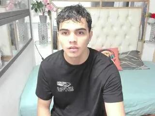 luis_cardona from Flirt4Free is Freechat