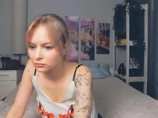 luna_luxy from Flirt4Free is Freechat