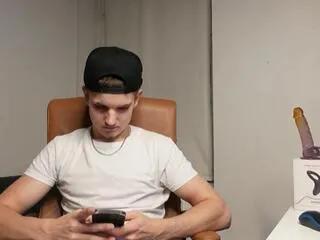 mark_karson from Flirt4Free is Freechat