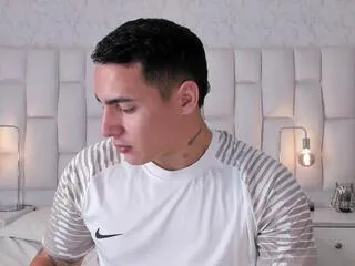 Massimo_contie from Flirt4Free