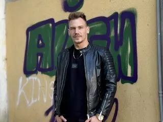 Mateo_benjamin from Flirt4Free