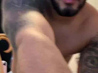 Miike_thomson from Flirt4Free