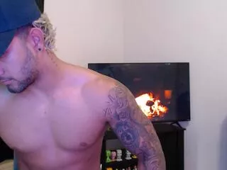 Miike_thomson from Flirt4Free