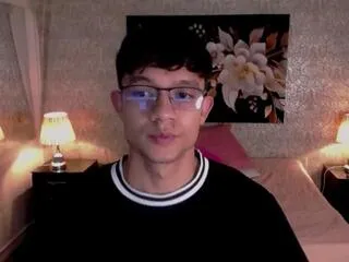 mike_wellss from Flirt4Free is Freechat