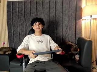 mikey_banji from Flirt4Free is Freechat