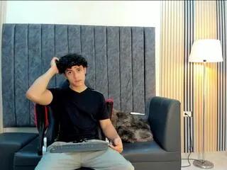 mikey_banji from Flirt4Free is Freechat