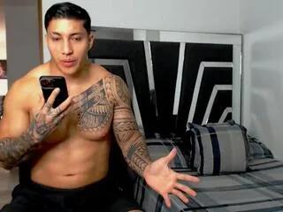 noah_harris from Flirt4Free is Freechat