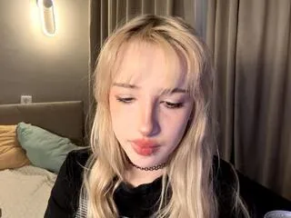 ora_hewson from Flirt4Free is Freechat