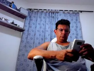 Pedro_picapiedra from Flirt4Free