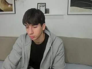 Quentin_blake from Flirt4Free