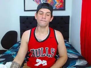 roberto_joness from Flirt4Free is Freechat