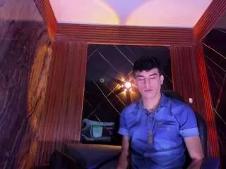 robin_carlos from Flirt4Free is Freechat