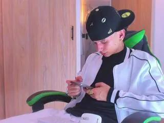 rogers_fleter from Flirt4Free is Freechat