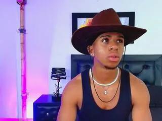 romeo_kiing from Flirt4Free is Freechat