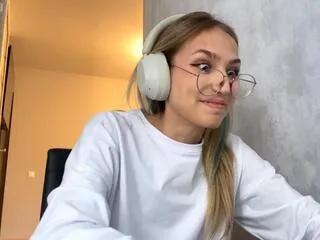 roseanna_holaday from Flirt4Free is Freechat