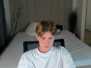 sten_white from Flirt4Free is Freechat