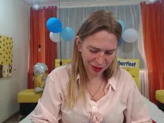 tessa_daybreak from Flirt4Free is Freechat