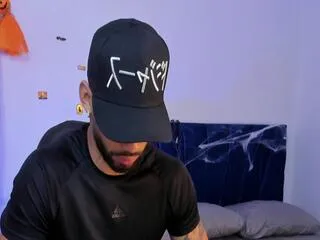 Theo_sky from Flirt4Free