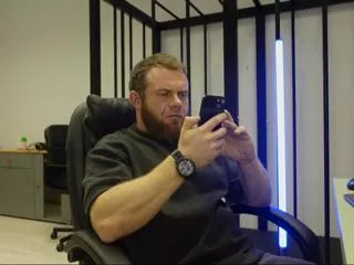 Tommy_burnz from Flirt4Free