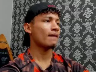 Tommy_paterson from Flirt4Free