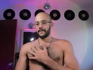 Toonny_lee from Flirt4Free