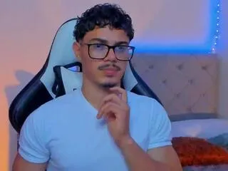 Travis_lewis from Flirt4Free