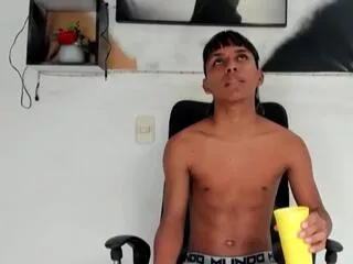 tyler_navas from Flirt4Free is Freechat