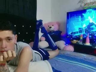 tyler_thin from Flirt4Free is Freechat