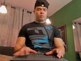 yake_tyler from Flirt4Free is Freechat