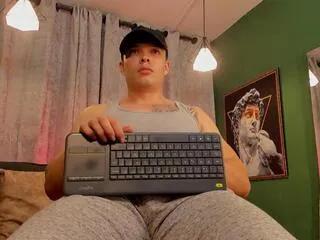 yake_tyler from Flirt4Free is Freechat