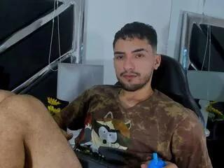 yoggi_aron from Flirt4Free is Freechat