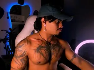 Young_laroi from Flirt4Free