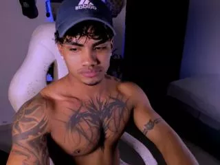 Young_laroi from Flirt4Free