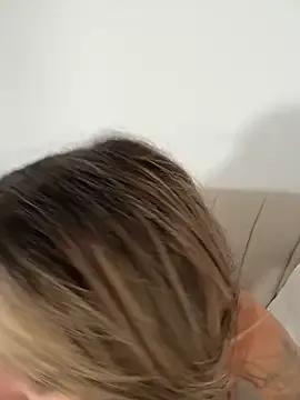 -Alisa from StripChat is Freechat