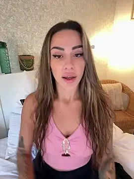 -Alisa from StripChat is Freechat