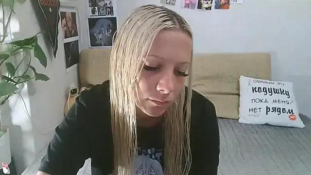 -GoldenGirl- from StripChat is Freechat