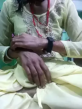 00-RANI from StripChat is Freechat