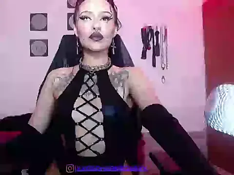 0sphereboss from StripChat is Freechat