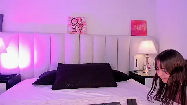 _AriaVixen_ from StripChat is Freechat