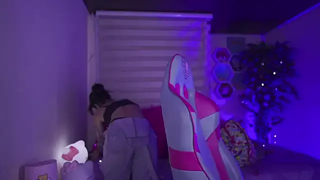 _chloe_moons_ from StripChat is Freechat