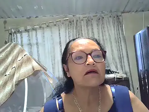 _Cristal from StripChat is Freechat